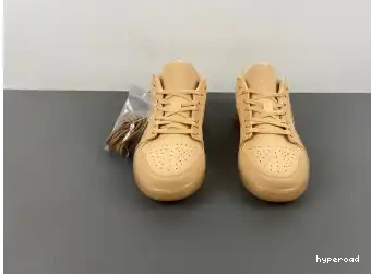 Hyperoad Jordan Vanilla “Pale Sand” SE Low 1 Air 0703
